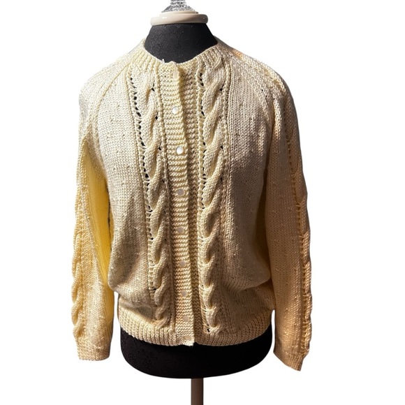 Hand Knit Cream Cable Cardigan Made By Grandma Size Medium Soft Fisherman’s Knit - Picture 7 of 7